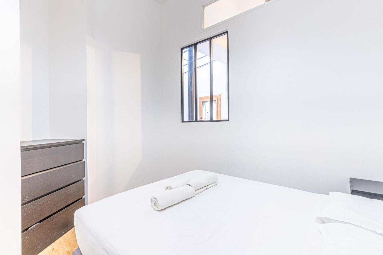 08 Design Flat Republique Paris Exterior foto